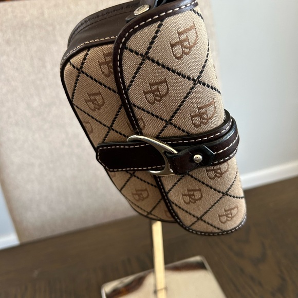 Dooney & Bourke Vintage Signature Canvas & Leather Flap Wristlet EUC - Picture 4 of 11